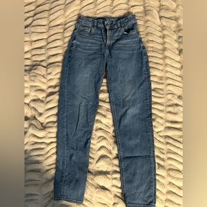 American Eagle Mom Jean